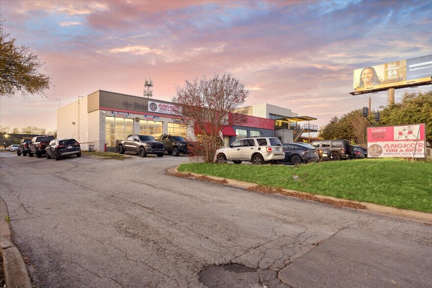 5528 N Lamar Blvd, Austin, TX à vendre - Photo de l’immeuble – Image 2 sur 27