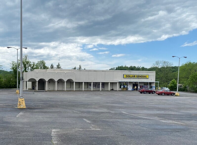 900 Wenonah Ave, Pearisburg, VA à louer - Photo de l’immeuble – Image 3 sur 3
