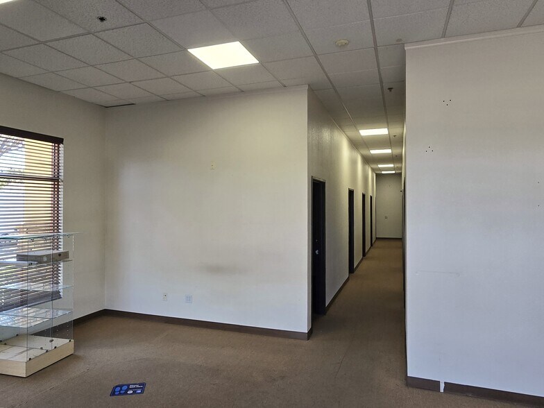 722 E Main St, Santa Maria, CA à louer - Photo de l’immeuble – Image 2 sur 6
