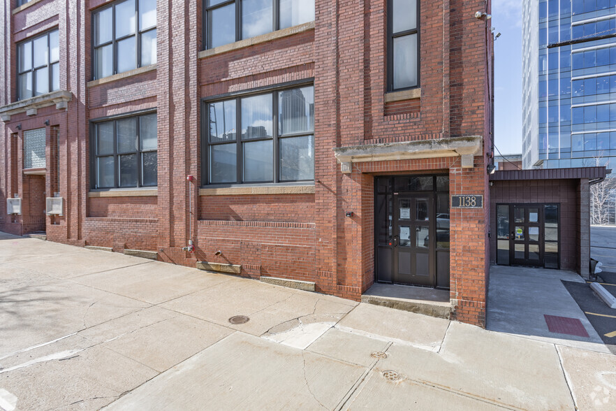 1138 W 9th St, Cleveland, OH à louer - Photo de l’immeuble – Image 3 sur 18