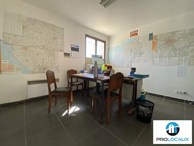 Local d’activités dans Martot à louer - Photo intérieure – Image 2 sur 8