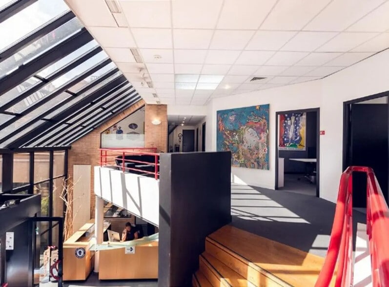 Bureau dans Suresnes à vendre - Photo de l’immeuble – Image 3 sur 22