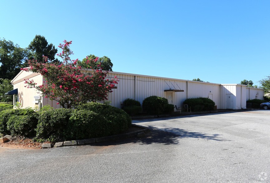 36 Samford Ave, Opelika, AL à louer - Photo de l’immeuble – Image 3 sur 5
