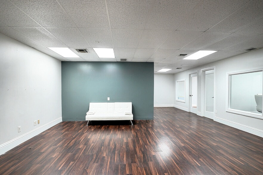 2826 E Oakland Park Blvd, Fort Lauderdale, FL à louer - Photo intérieure – Image 2 sur 40