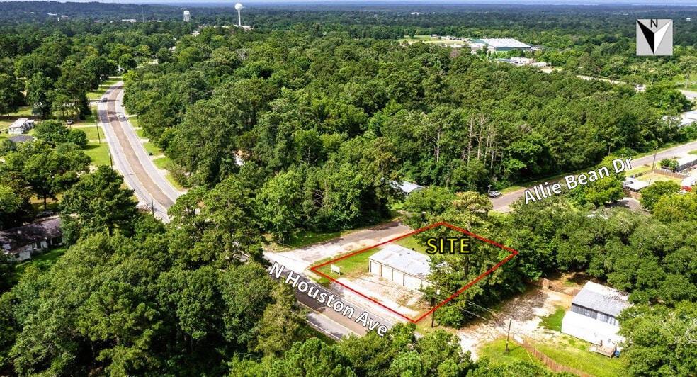 2013 N Houston Ave, Livingston, TX à vendre - Photo principale – Image 3 sur 9