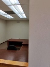9941-9949 Harwin Dr, Houston, TX à louer - Vidéo sur l’annonce professionnelle