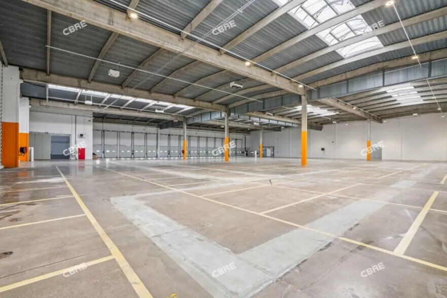 Bureau dans Lisses à louer - Photo intérieure – Image 3 sur 14