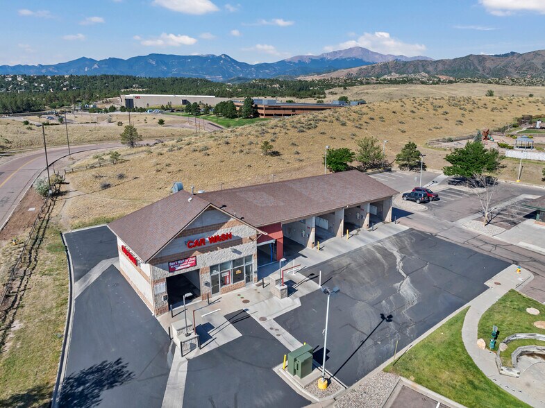 725 Village Center Dr, Colorado Springs, CO à vendre - Photo de l’immeuble – Image 2 sur 12