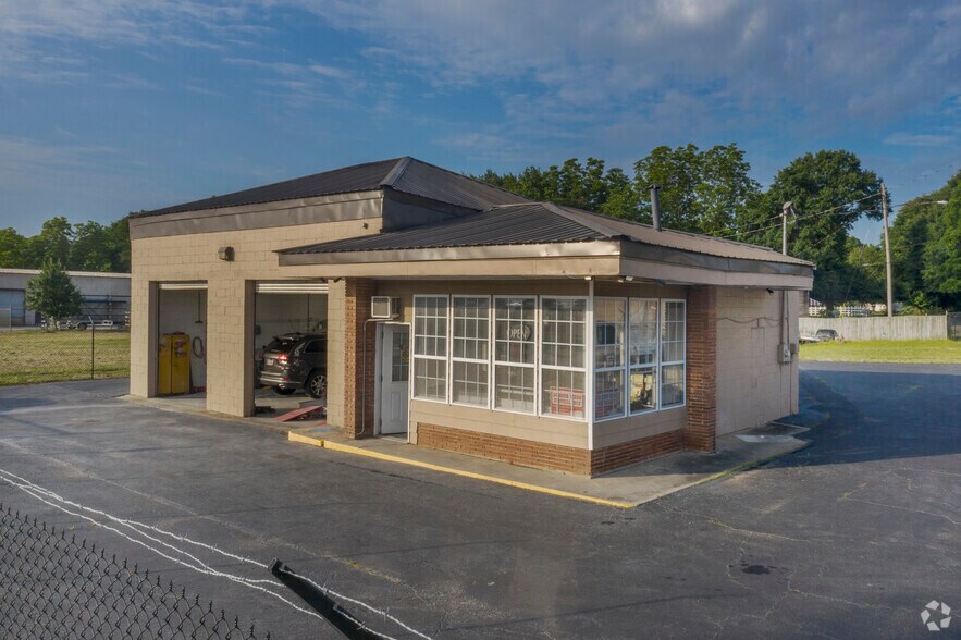 1668 Atlanta Rd SE, Smyrna, GA à vendre - Photo principale – Image 1 sur 12