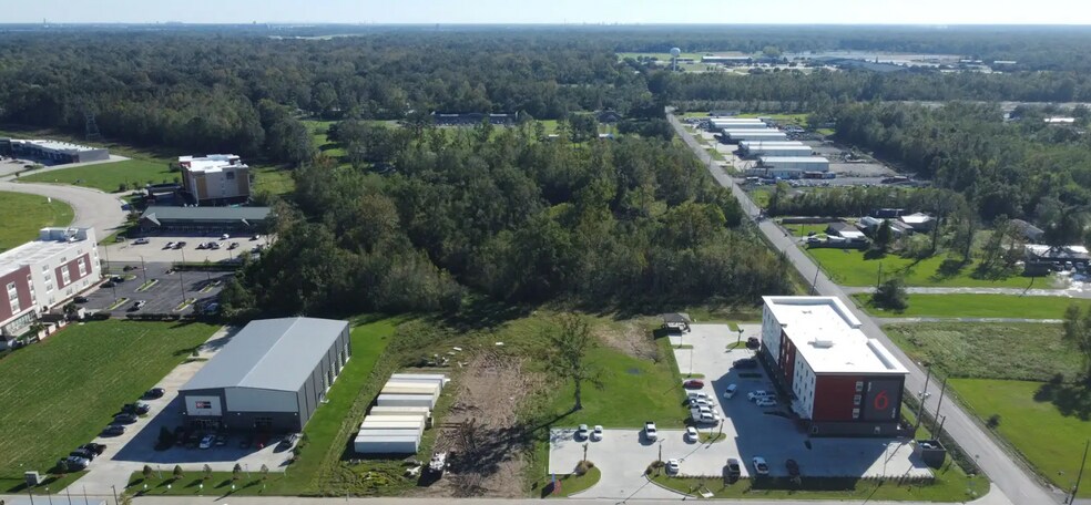 S Saint Landry Ave, Gonzales, LA à vendre - Photo principale – Image 1 sur 1