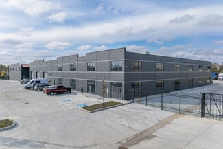 Plus de détails pour 1500 N Delany Rd, Gurnee, IL - Industriel/Logistique à louer