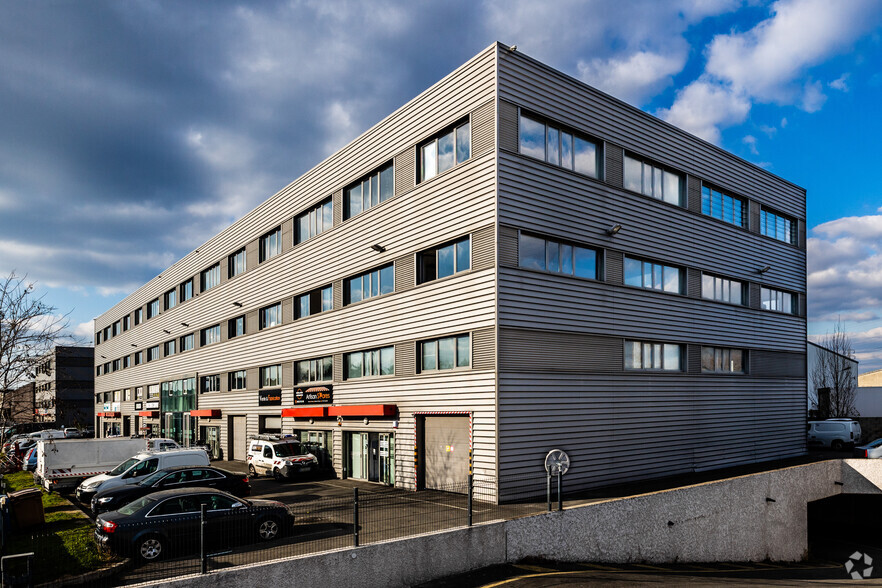 Bureau dans Villeneuve-la-Garenne à louer - Photo principale – Image 1 sur 5