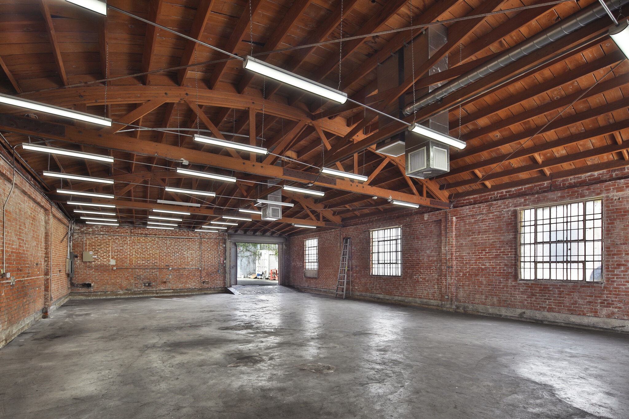 1335 S La Brea Ave, Los Angeles, CA à louer Photo principale– Image 1 sur 10