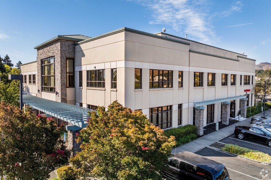 5140 Business Center Dr, Fairfield, CA à louer - Photo de l’immeuble – Image 2 sur 26