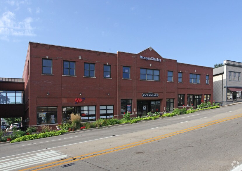 10 W State St, Geneva, IL à louer - Photo principale – Image 1 sur 7