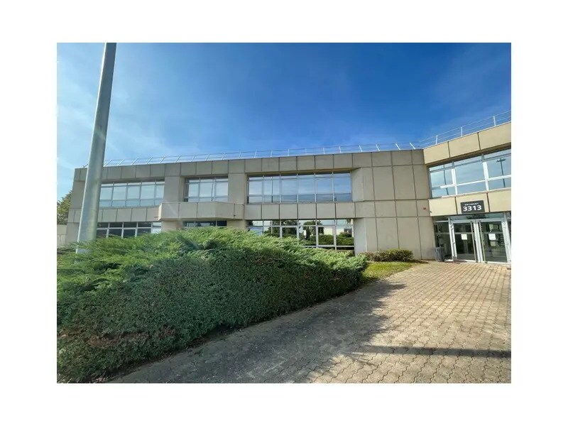 Bureau dans Roissy-en-France à louer Photo de l’immeuble– Image 1 sur 7