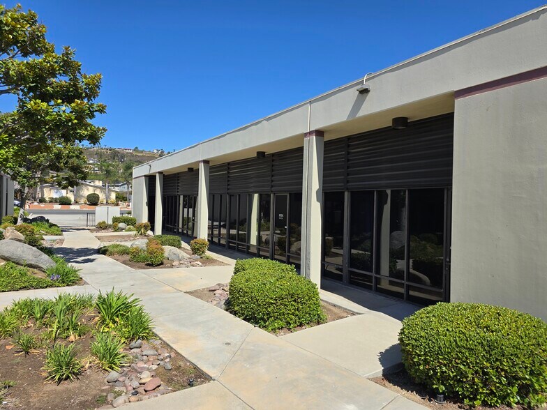 1331 N Cuyamaca St, El Cajon, CA à louer - Photo de l’immeuble – Image 3 sur 11