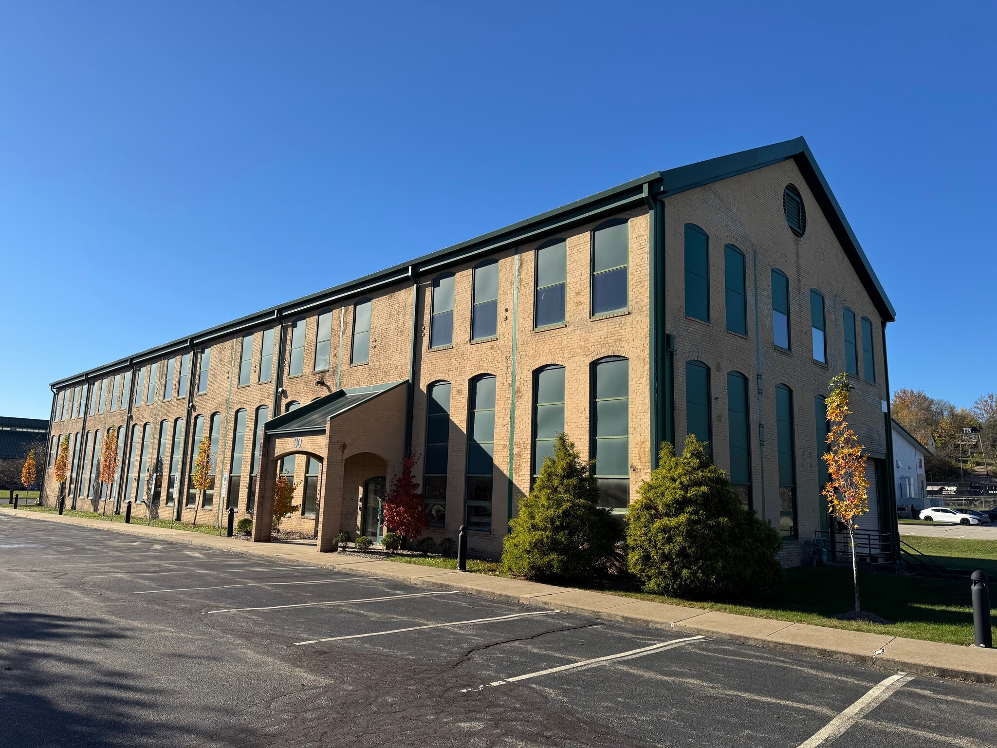 30 S Linden St, Duquesne, PA à louer Photo de l’immeuble– Image 1 sur 10