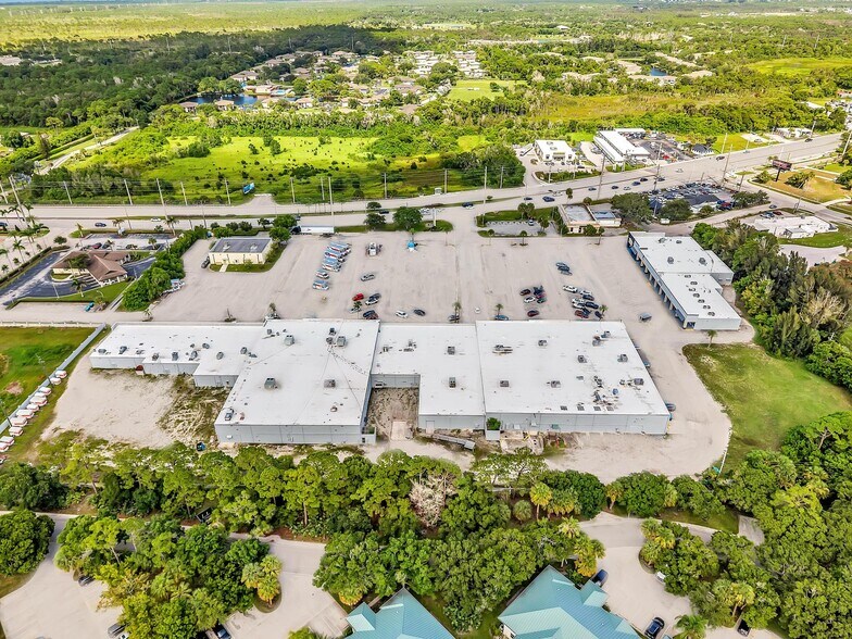 7181 S US Highway 1, Fort Pierce, FL à louer - Photo de l’immeuble – Image 3 sur 11