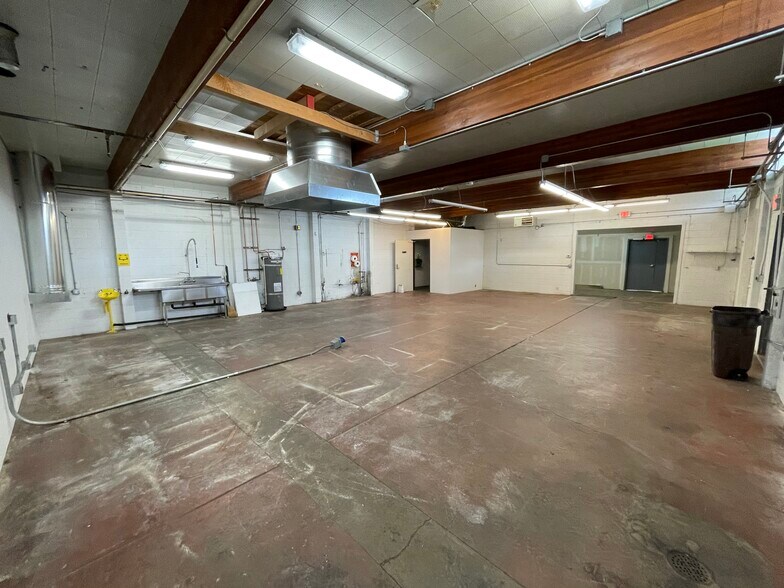 1593 W 2nd Ave, Eugene, OR à louer - Photo intérieure – Image 3 sur 8