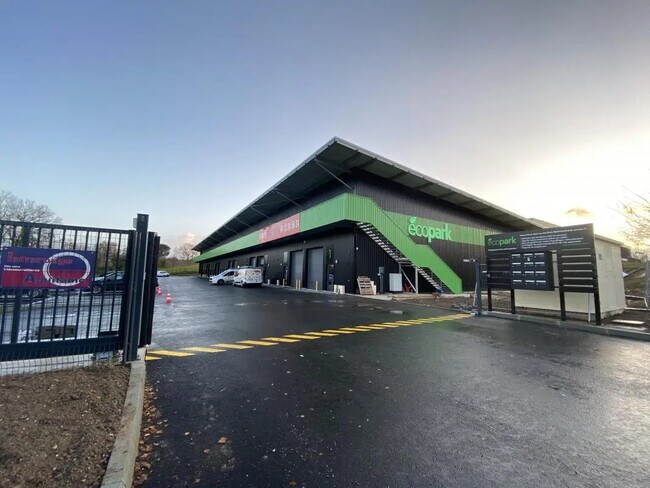 Plus de détails pour Local d'activités à louer