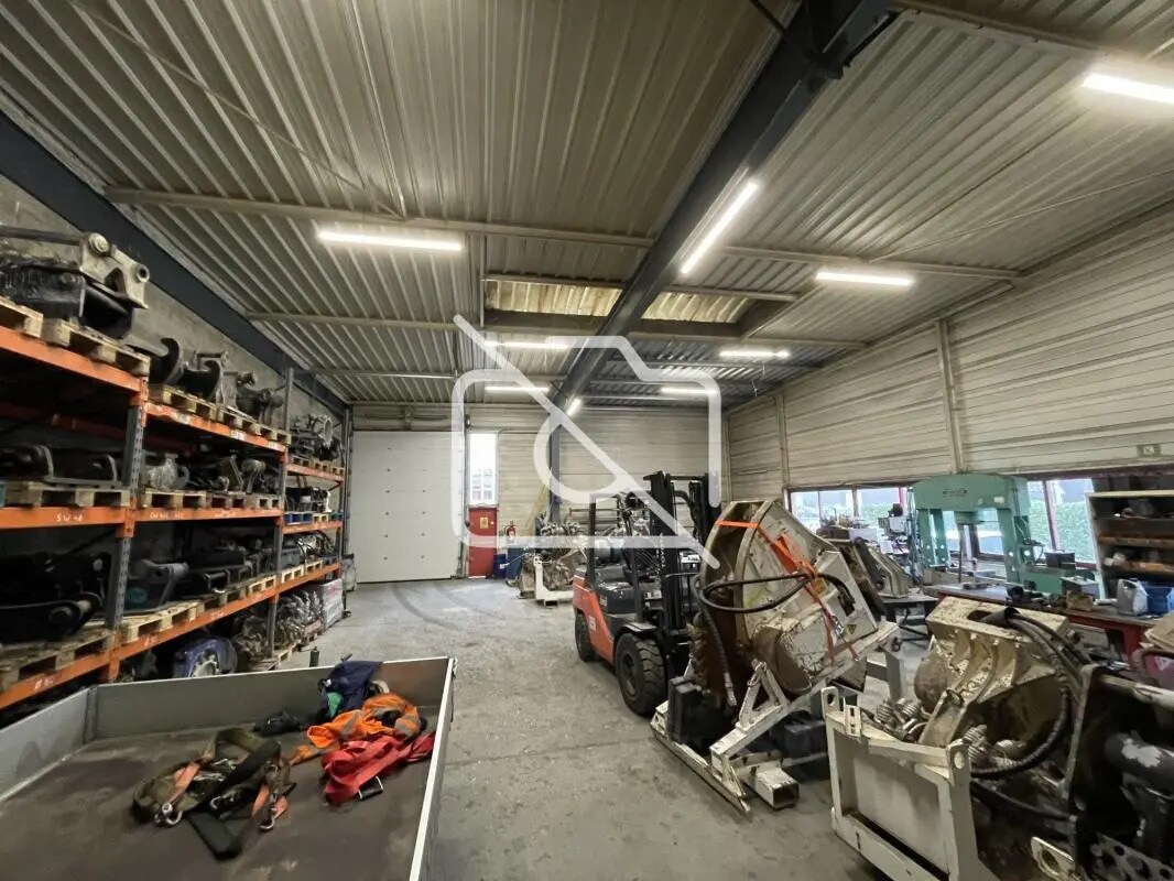 Industriel/Logistique dans Magny-les-Hameaux à vendre Photo intérieure– Image 1 sur 11