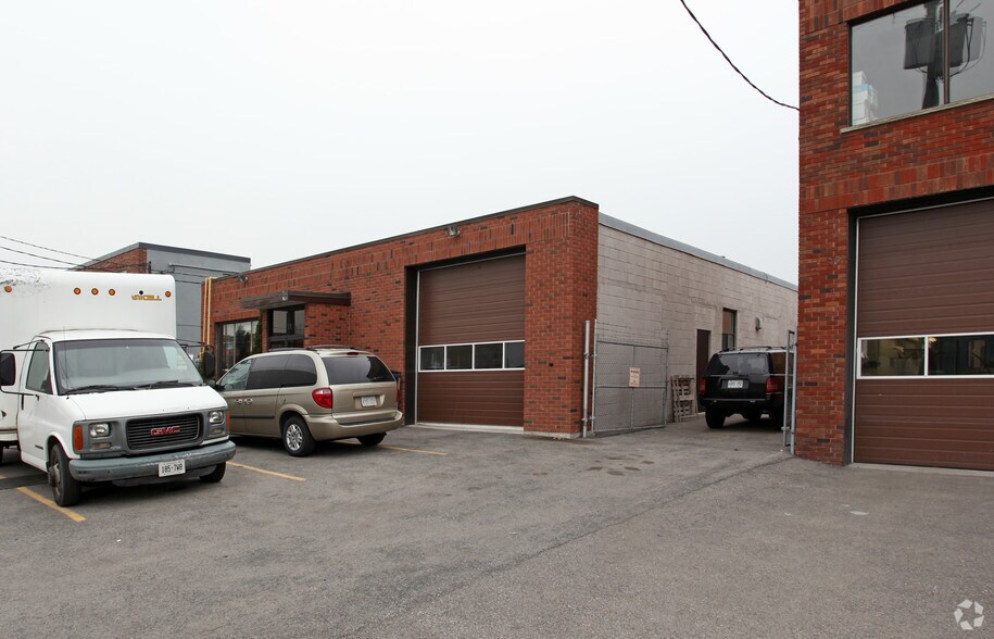 29 Milford Ave, Toronto, ON à vendre - Photo de l’immeuble – Image 2 sur 2