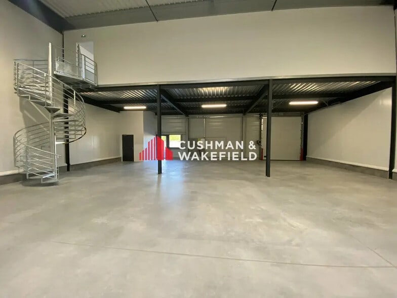 Local d’activités dans Bruguières à louer - Photo intérieure – Image 3 sur 6