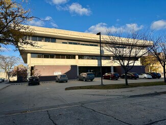 Plus de détails pour 425 Cedar St, Waterloo, IA - Bureau à vendre