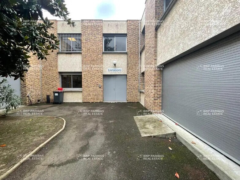 Local d'activités dans Buc à vendre - Photo de l’immeuble – Image 2 sur 15