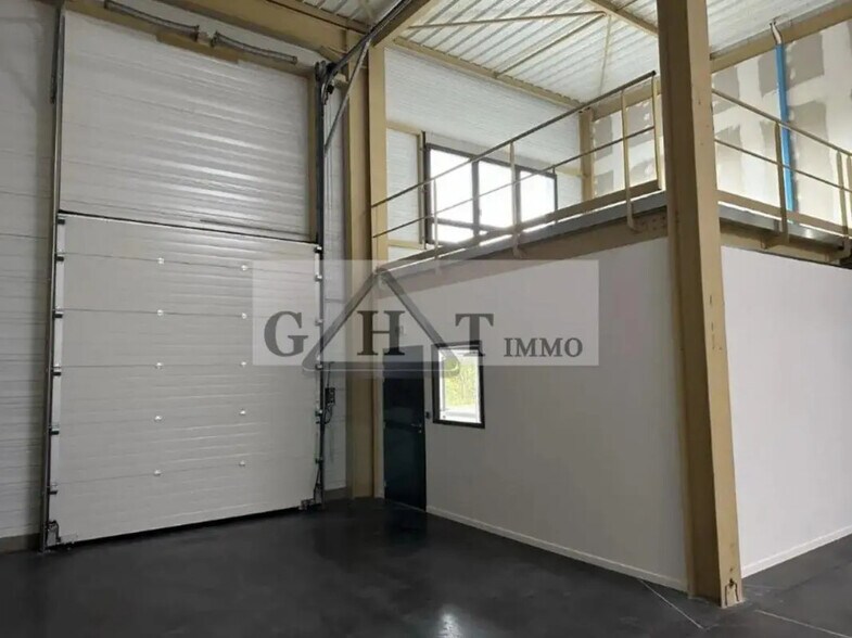 Industriel/Logistique dans Montévrain à vendre - Photo intérieure – Image 2 sur 4