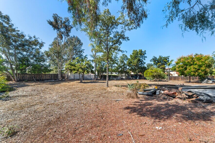 8756 Cottonwood Ave, Santee, CA à vendre - Photo de l’immeuble – Image 3 sur 18