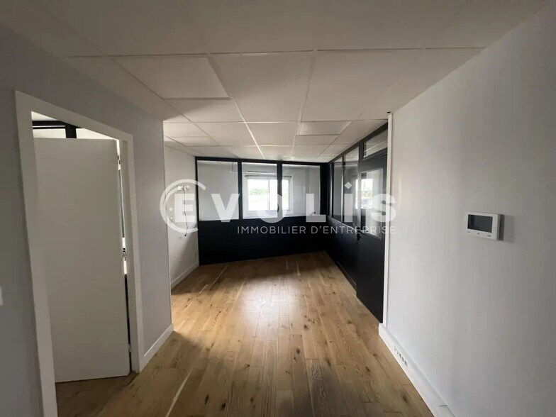 Bureau dans Champigny-sur-Marne à louer - Photo de l’immeuble – Image 2 sur 8