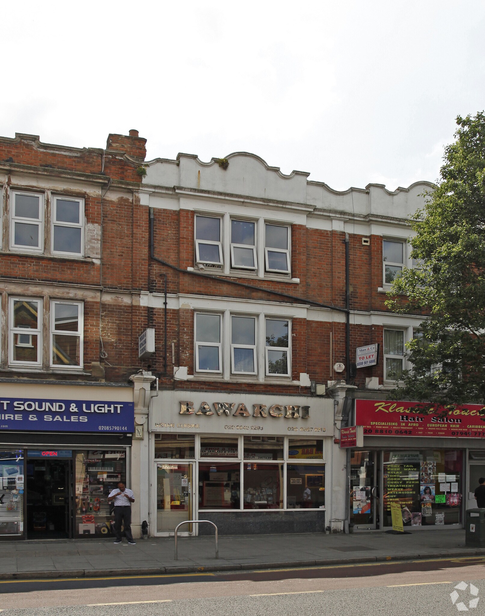 102 Uxbridge Rd, Londres à louer Photo principale– Image 1 sur 3