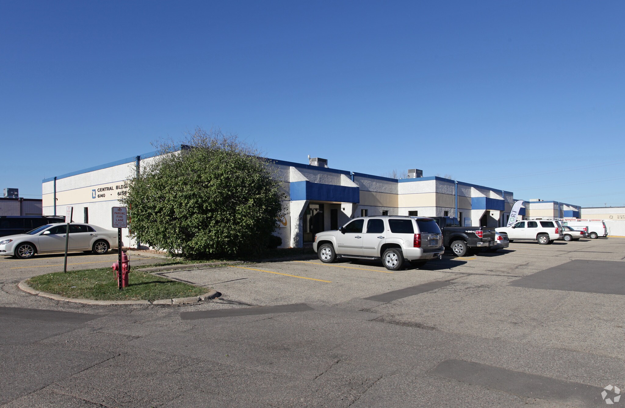 6126-6158 Olson Memorial Hwy, Golden Valley, MN à louer Photo principale– Image 1 sur 15