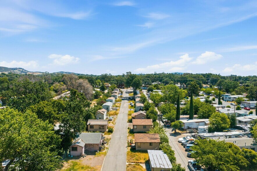 5755 Old Highway 53, Clearlake, CA à vendre - Photo de l’immeuble – Image 3 sur 7