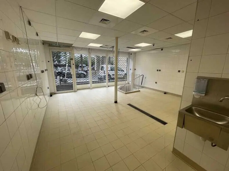 Local commercial dans Paris à louer - Photo intérieure – Image 3 sur 9