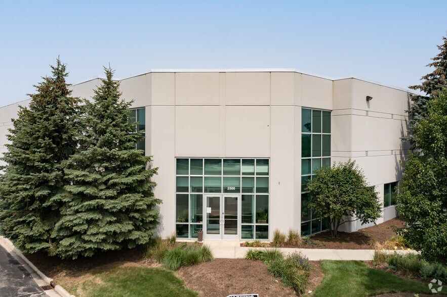2500-2530 Vantage Dr, Elgin, IL à louer - Photo de l’immeuble – Image 2 sur 8