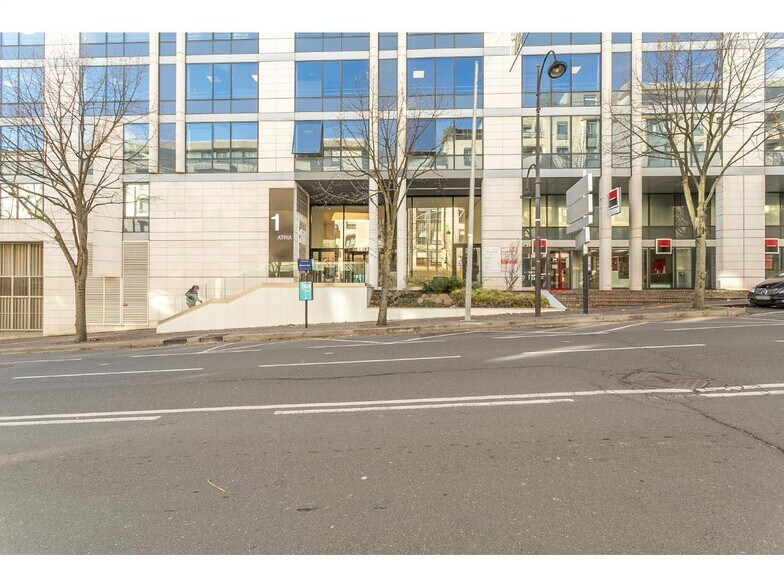 1 Avenue Edouard Belin, Rueil-Malmaison à louer - Photo de l’immeuble – Image 3 sur 12