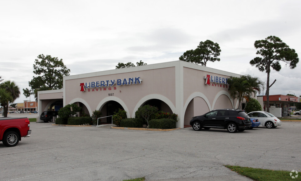 1697 Tamiami Trl S, Venice, FL à vendre - Photo principale – Image 1 sur 6