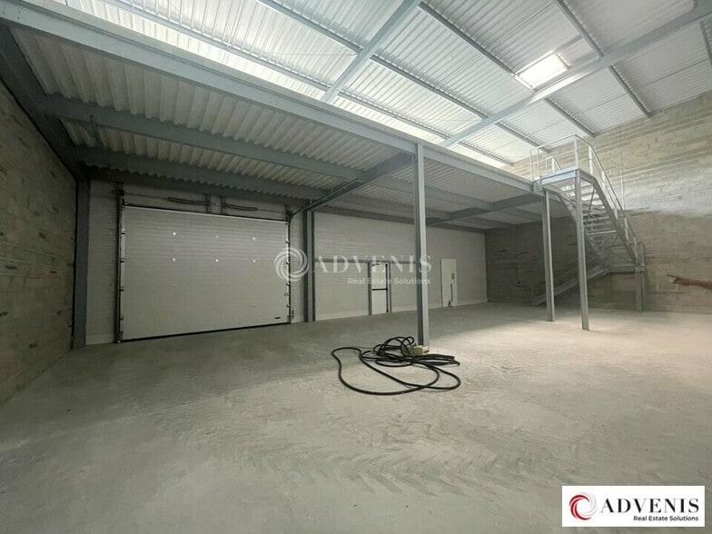 Local d'activités dans Tresses à vendre - Photo de l’immeuble – Image 3 sur 9