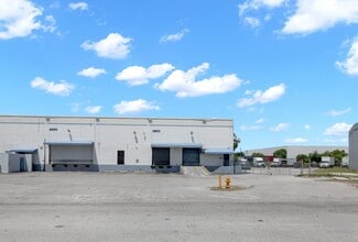 Plus de détails pour 2650 NW 75th Ave, Miami, FL - Industriel/Logistique à louer