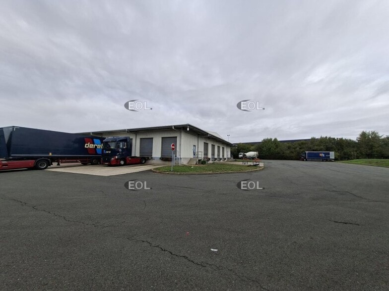 1459 Route D'Ormes, Saran à louer - Photo de l’immeuble – Image 3 sur 15