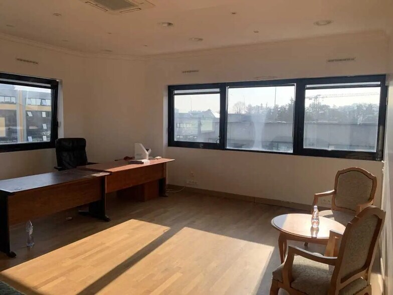 Bureau dans Vitry-sur-Seine à louer - Photo de l’immeuble – Image 3 sur 7