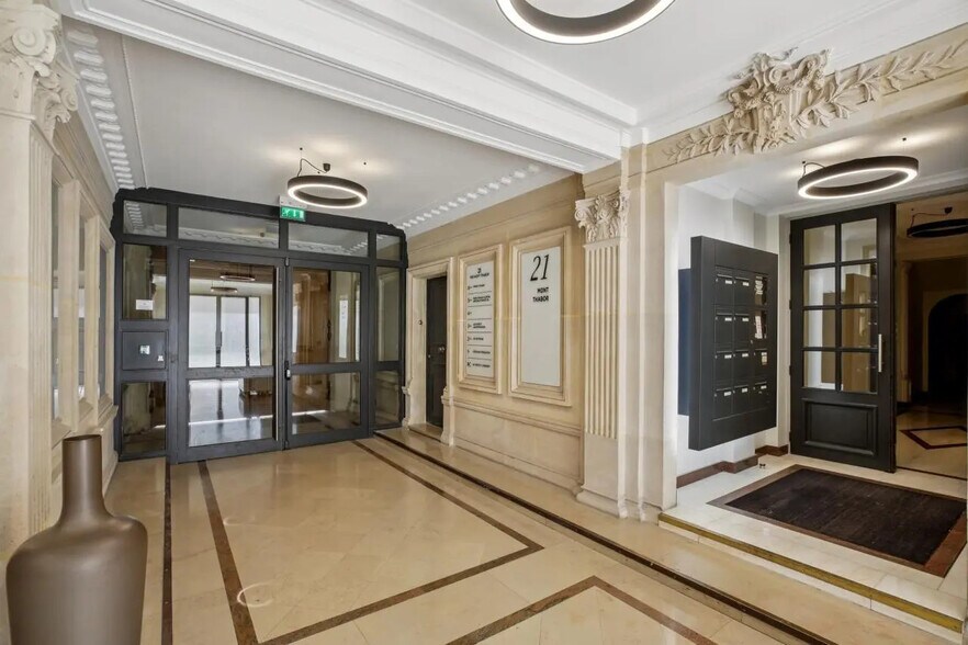 Bureau dans Paris à louer - Photo de l’immeuble – Image 2 sur 15