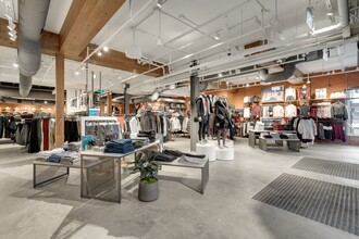 2306 4th St SW, Calgary, AB à louer Photo intérieure– Image 2 sur 14