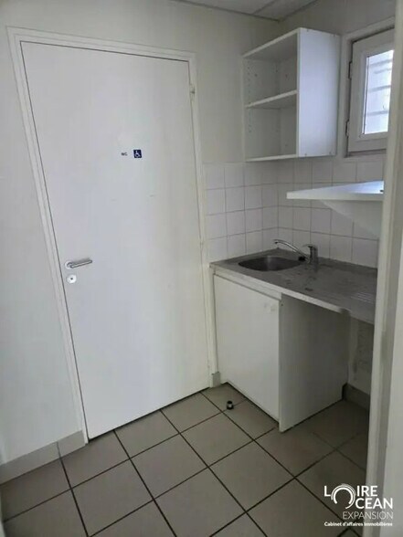 Local commercial dans Bouguenais à louer - Photo de l’immeuble – Image 2 sur 7