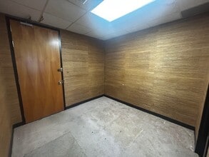 9920-9922 4th Ave, Brooklyn, NY à vendre Photo intérieure– Image 2 sur 4