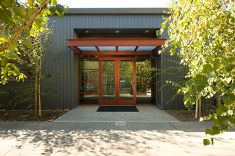 625 2nd St, Petaluma, CA à louer Photo de l’immeuble– Image 2 sur 4