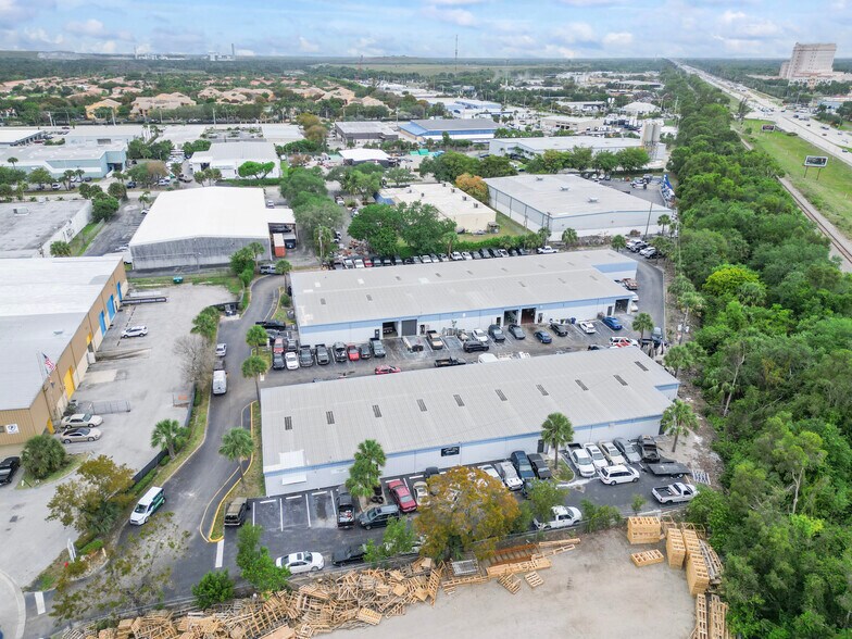 6677 42nd Ter N, West Palm Beach, FL à louer - Photo de l’immeuble – Image 3 sur 4